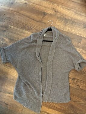 Sonoma Cozy Open-Front Short Sleeve Knit Cardigan in Taupe Gray